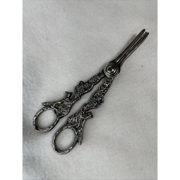 Vintage Silver Plated Grapes, Vines, and Foxes Scissors,Sheers 5 3/4" - Picture 3 of 6
